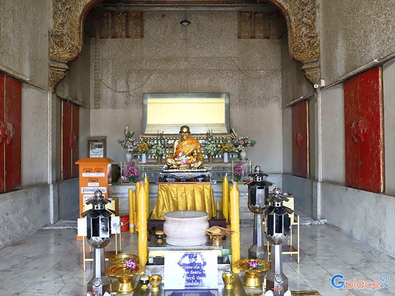 Wat Chong Lom Samut Sakhon