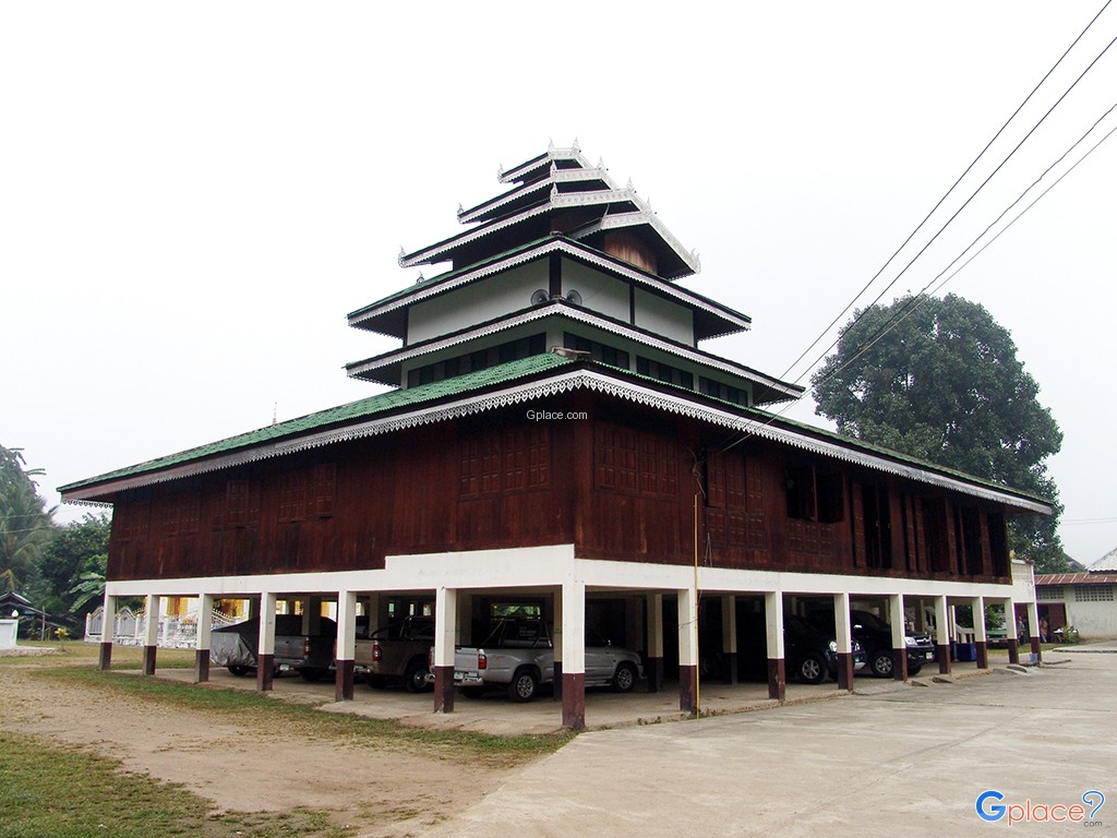 Wat Pa Kham Pai District