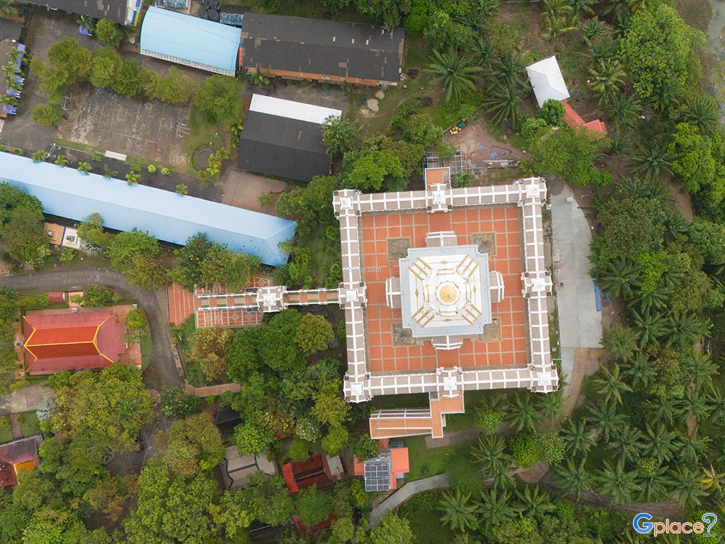 พระธาตุเจดีย์ มุมนี้ไม่เหมือนใคร