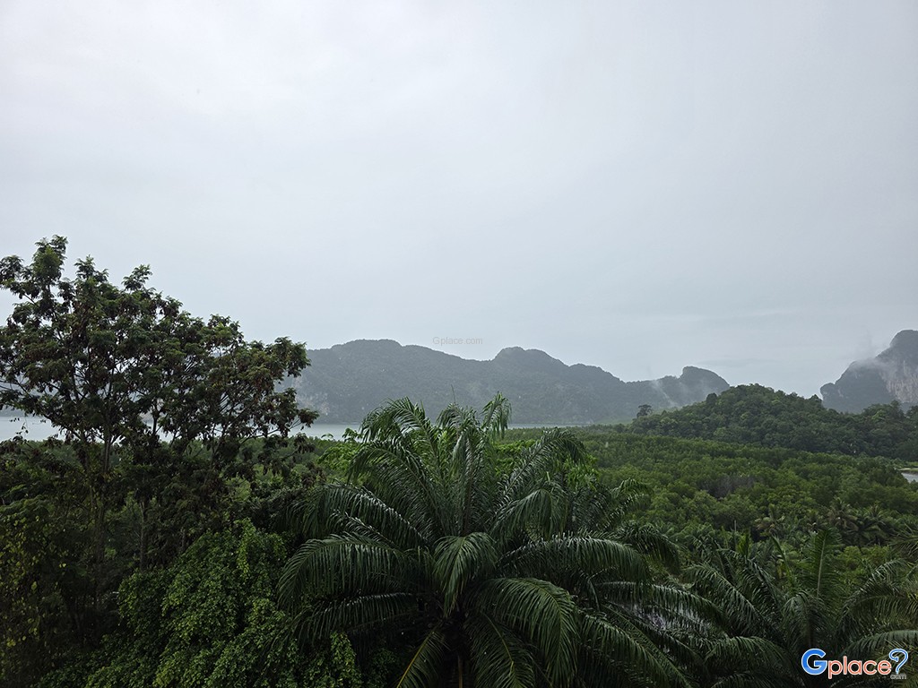 Wat Mahathat Laem Sak