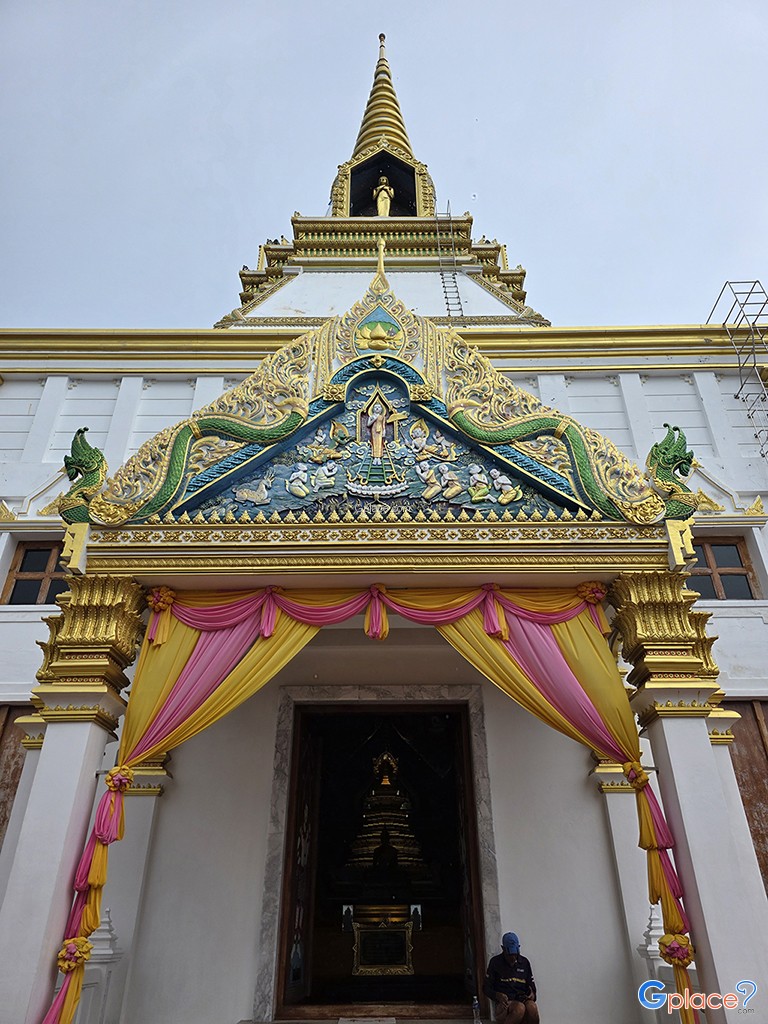 Wat Mahathat Laem Sak