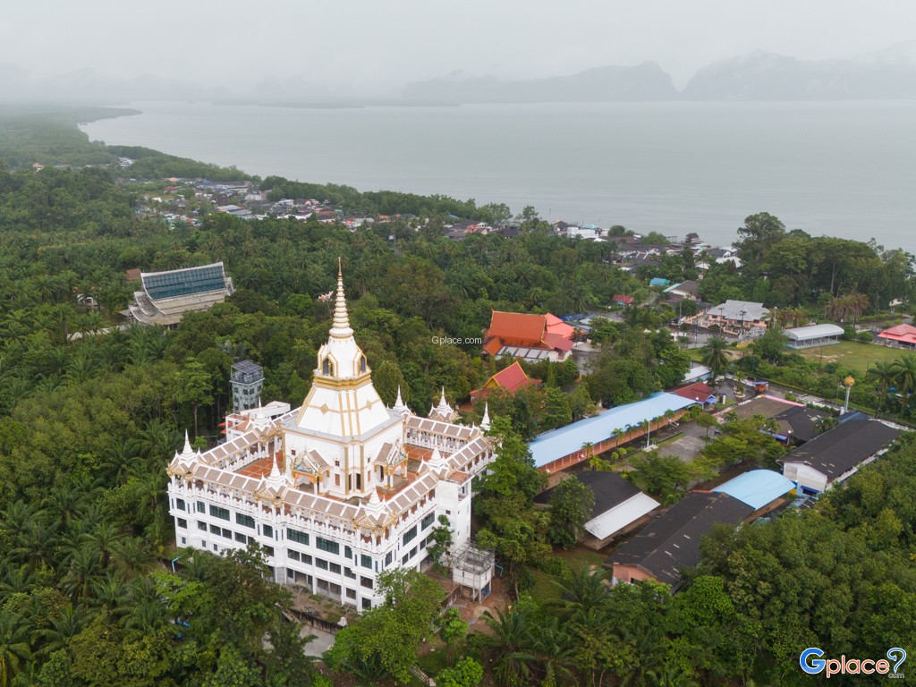 Wat Mahathat Laem Sak