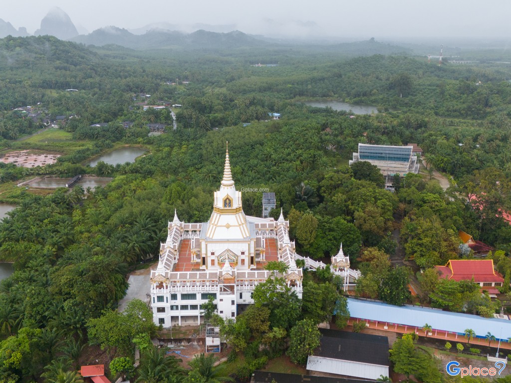 Wat Mahathat Laem Sak