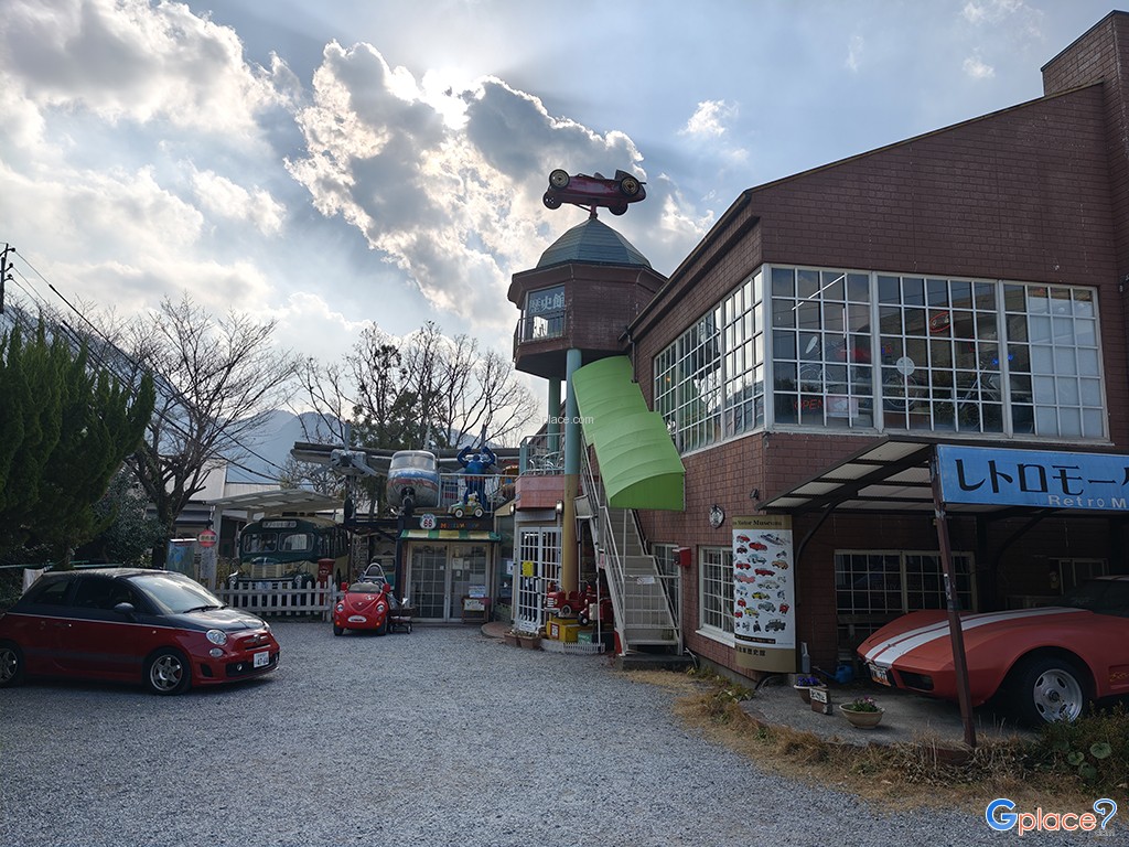 พิพิธภัณฑ์รถโบราณ เรโทร มอเตอร์ มิวเซียม