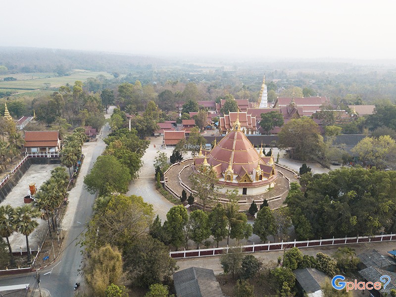 Phra Bat Huai Tom寺