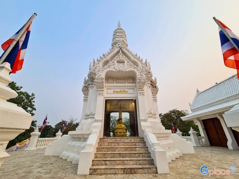 Phra Nakhon Si Ayutthaya City Pillar Shrine
