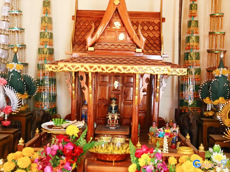 Chao Pho Chao Fa Mung Mueang Shrine