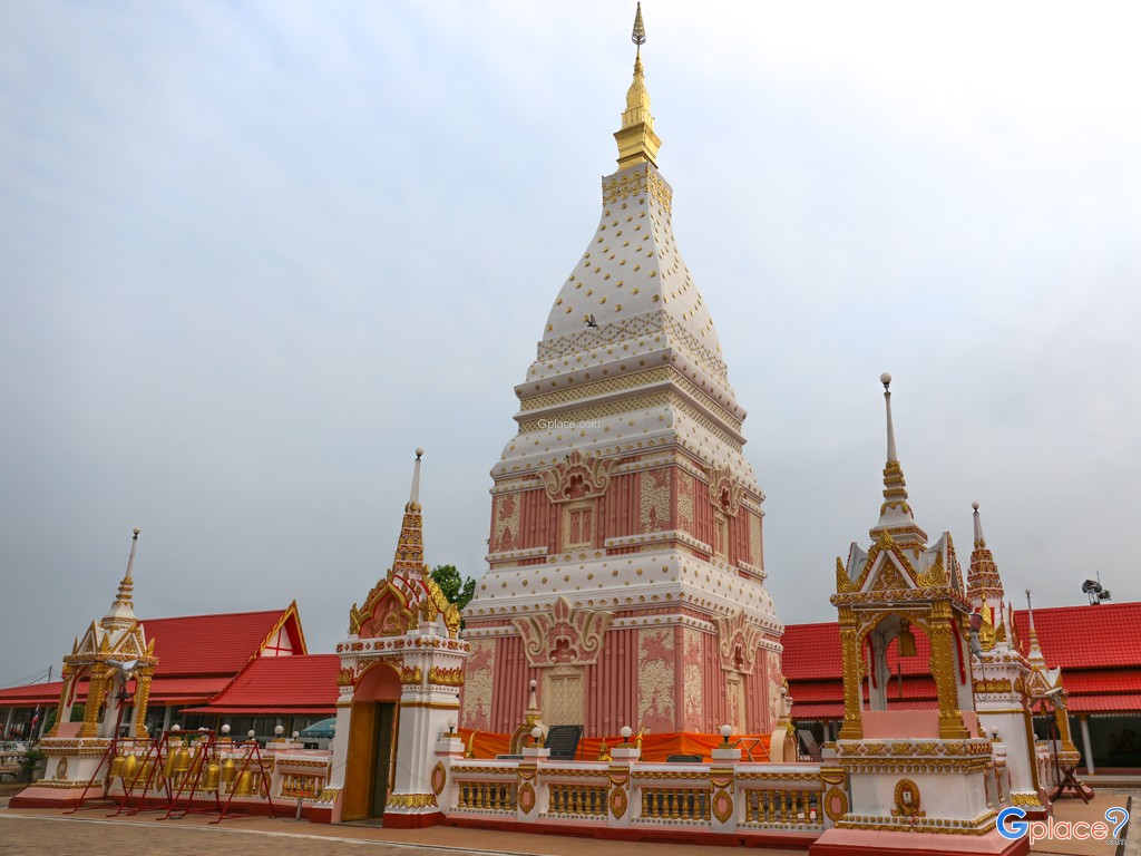 Phra That Renu Nakhon