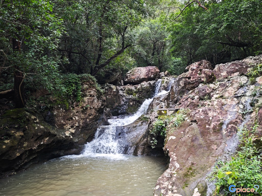 น้ำตกเก้าชั้น อช ภูผาเหล็ก