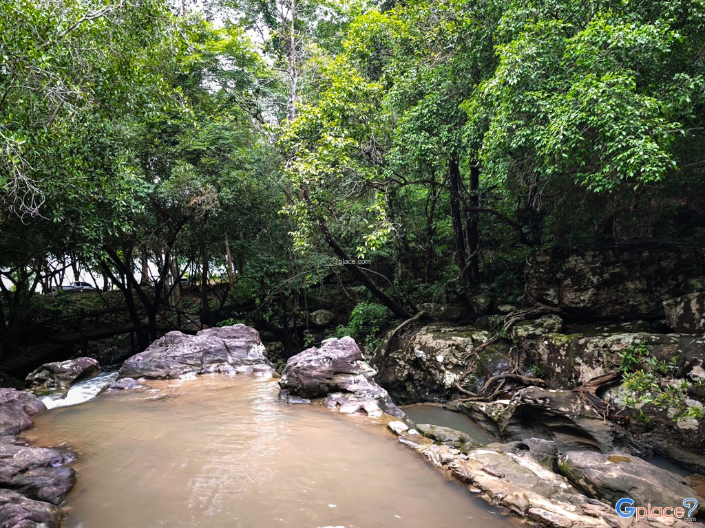 น้ำตกเก้าชั้น อช ภูผาเหล็ก