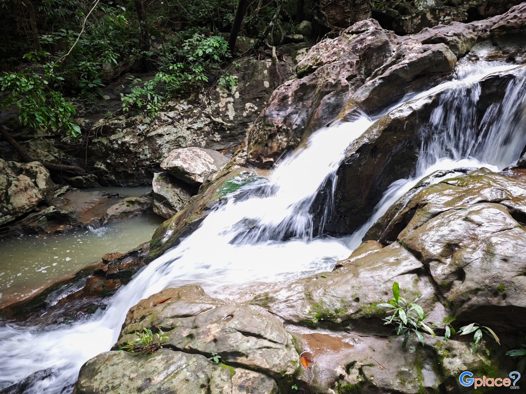 น้ำตกเก้าชั้น อช ภูผาเหล็ก