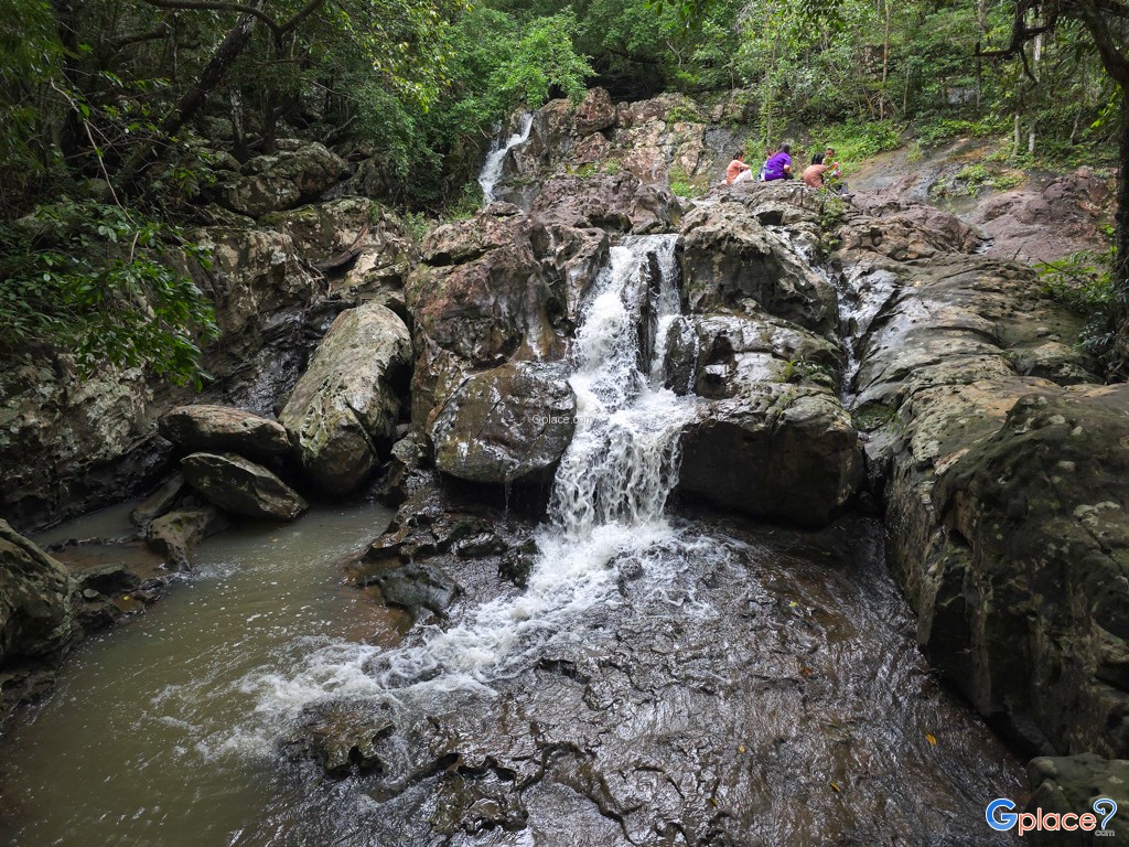 น้ำตกเก้าชั้น อช ภูผาเหล็ก