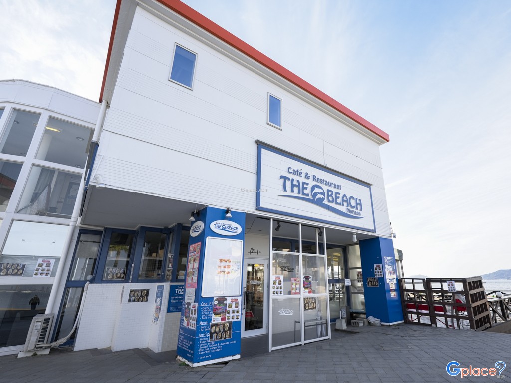 Momochi Seaside Park