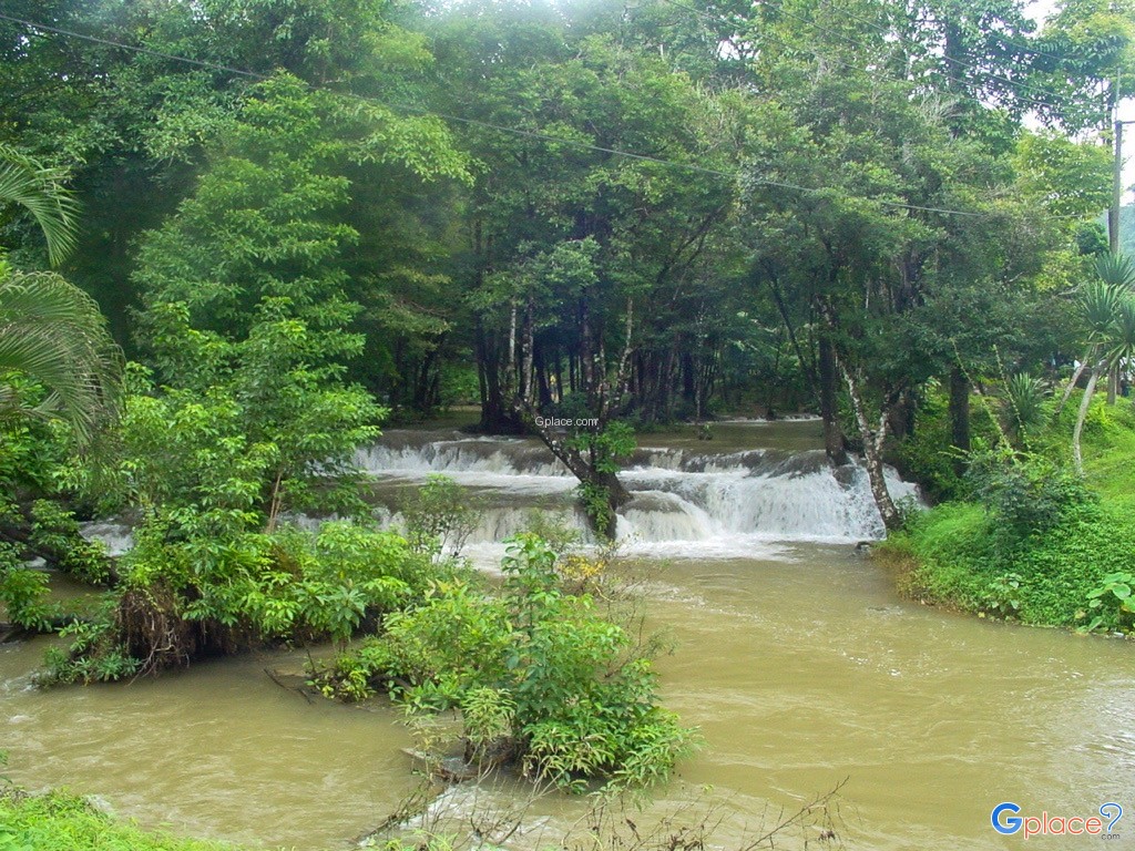 Kroeng Kra Via Waterfall