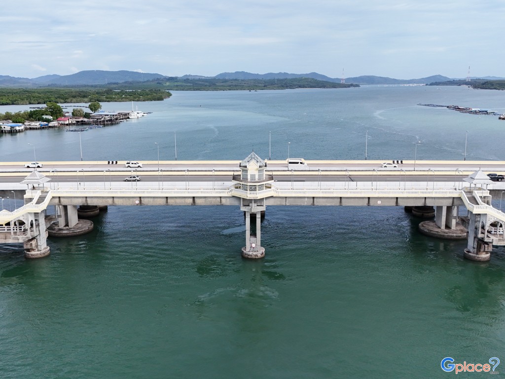Sarasin Bridge