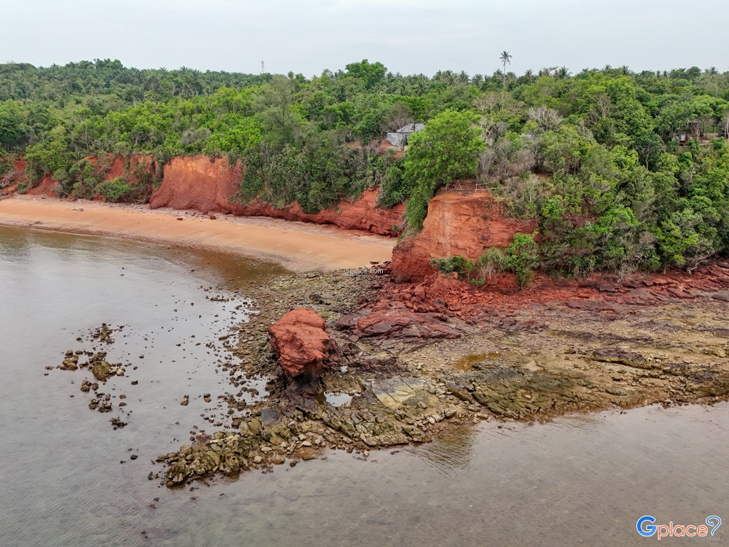 Pha Daeng Beach