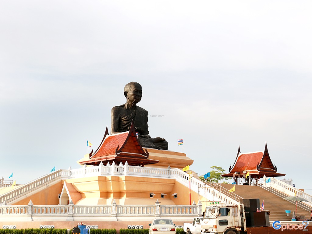 Wat Tha Krabue Krathum Baen District