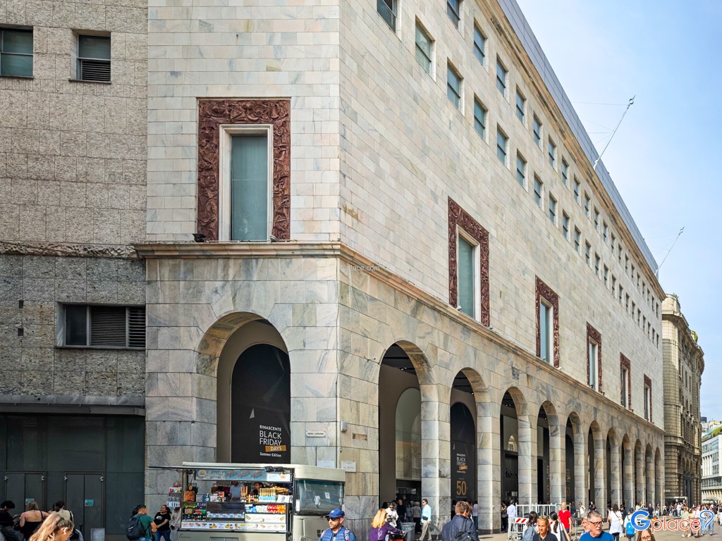 ห้างสรรพสินค้า รีนาเชนเต มิลาน