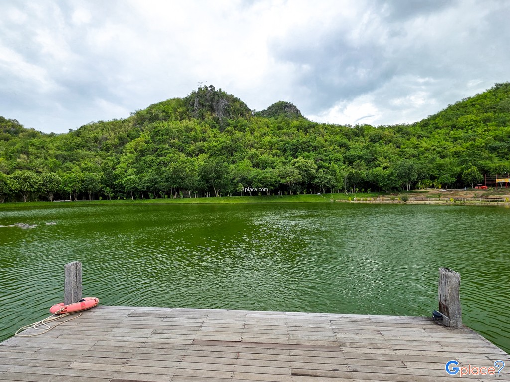 เดอะ วิลเลจ ฟาร์ม ทู คาเฟ่