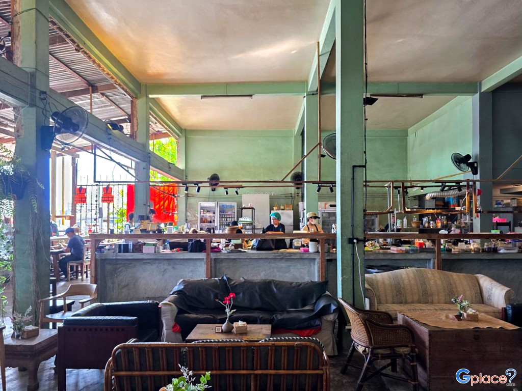 บ้านริมน้ำ  ถนนทรงวาด