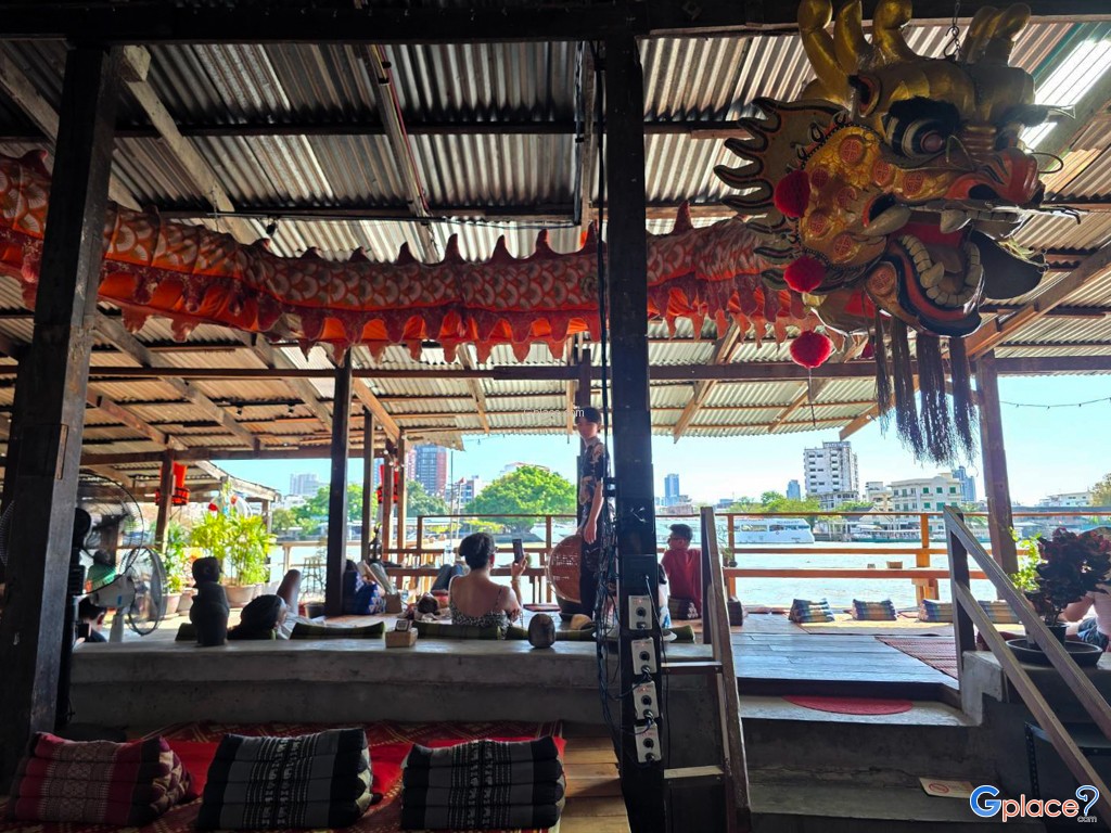 บ้านริมน้ำ  ถนนทรงวาด