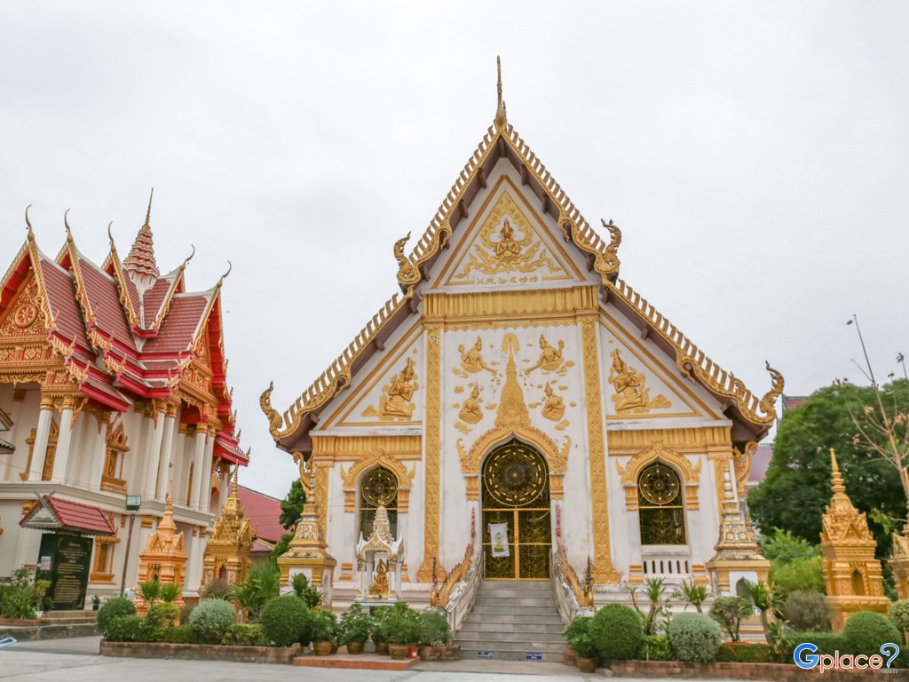 Wat Maha That Nakhon Phanom