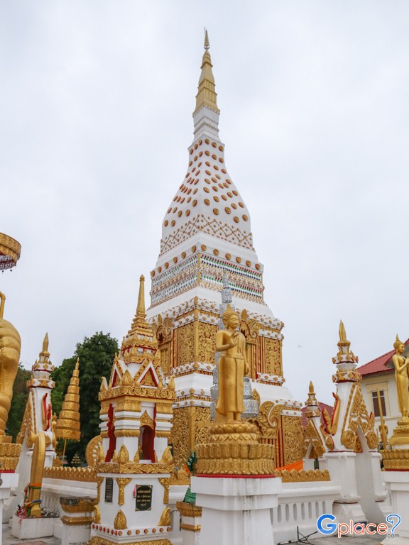Wat Maha That Nakhon Phanom