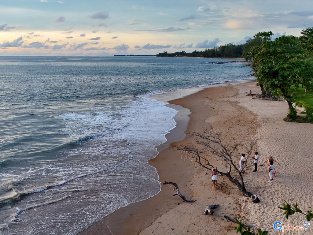 หาดนางทอง