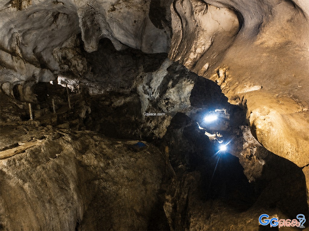 Kaew Sawan Bandan Cave