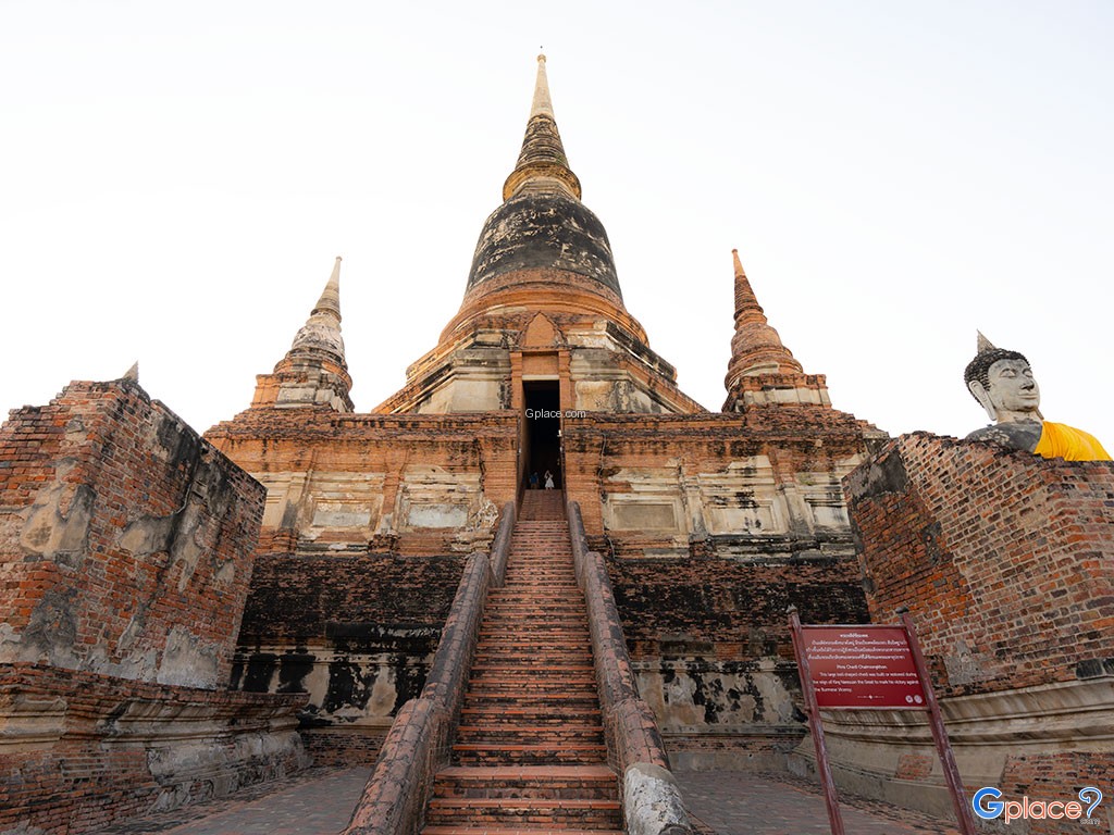 Yai Chai Mongkhon Temple
