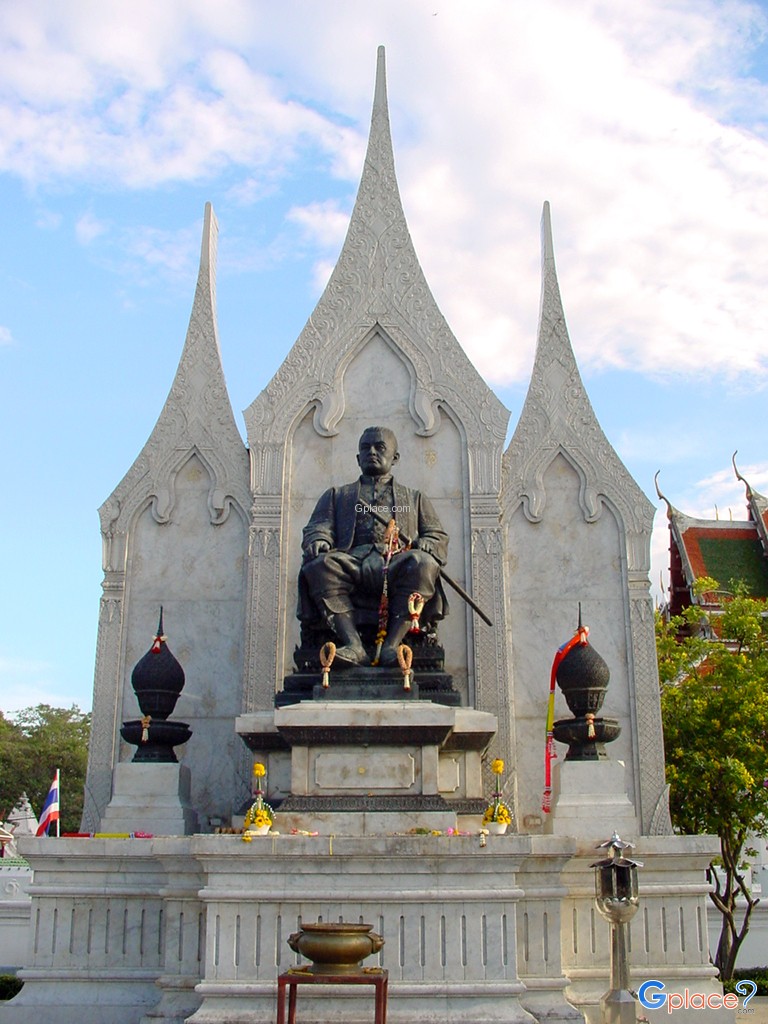 Royal Monument King Rama 3