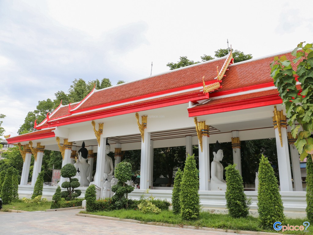 Wat Nakhon Sawan Royal Monastery