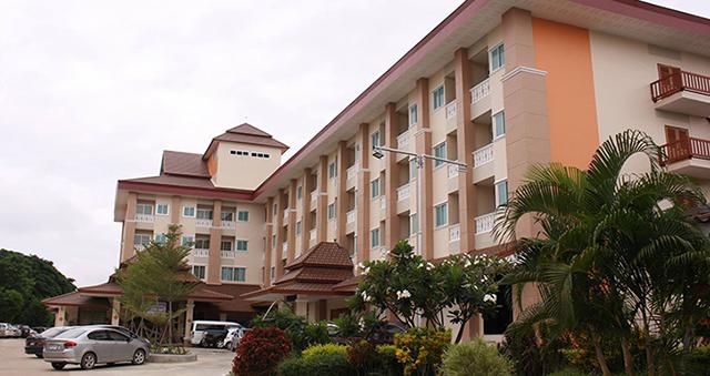 โรงแรมบุษน้ำทอง