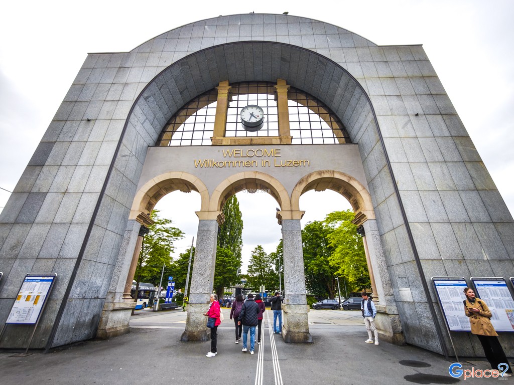 สถานีรถไฟลูเซิร์น
