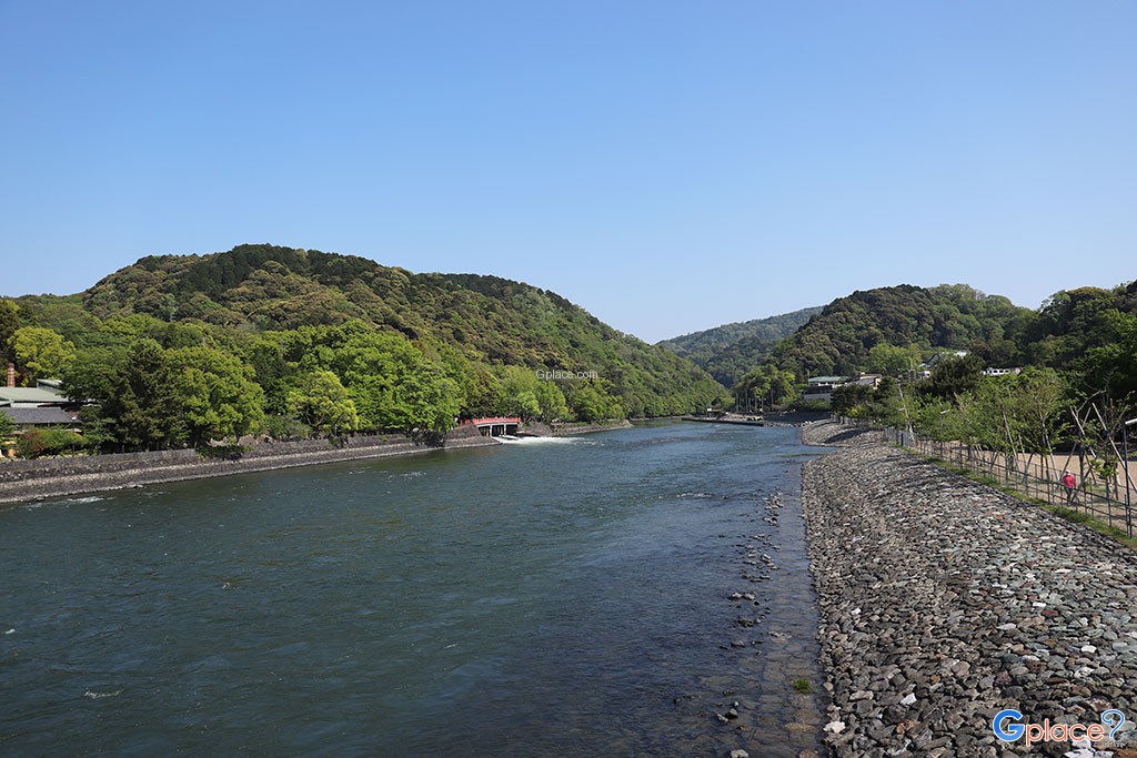 Парк Удзи и Тринадцатиэтажная пагода Укисима