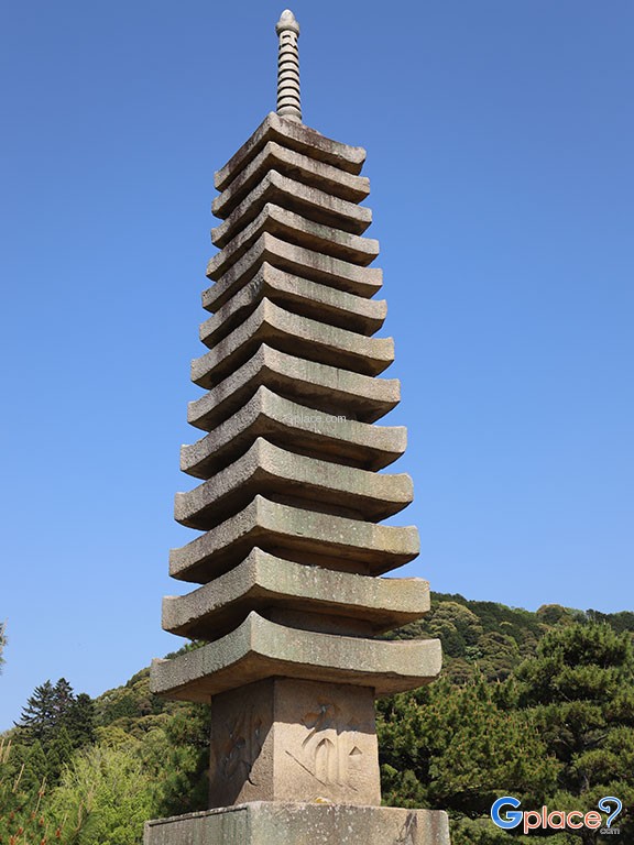 Парк Удзи и Тринадцатиэтажная пагода Укисима