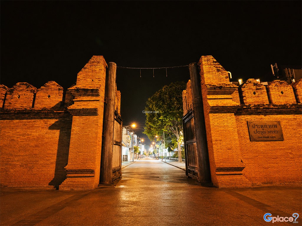 Cổng Tha Phae