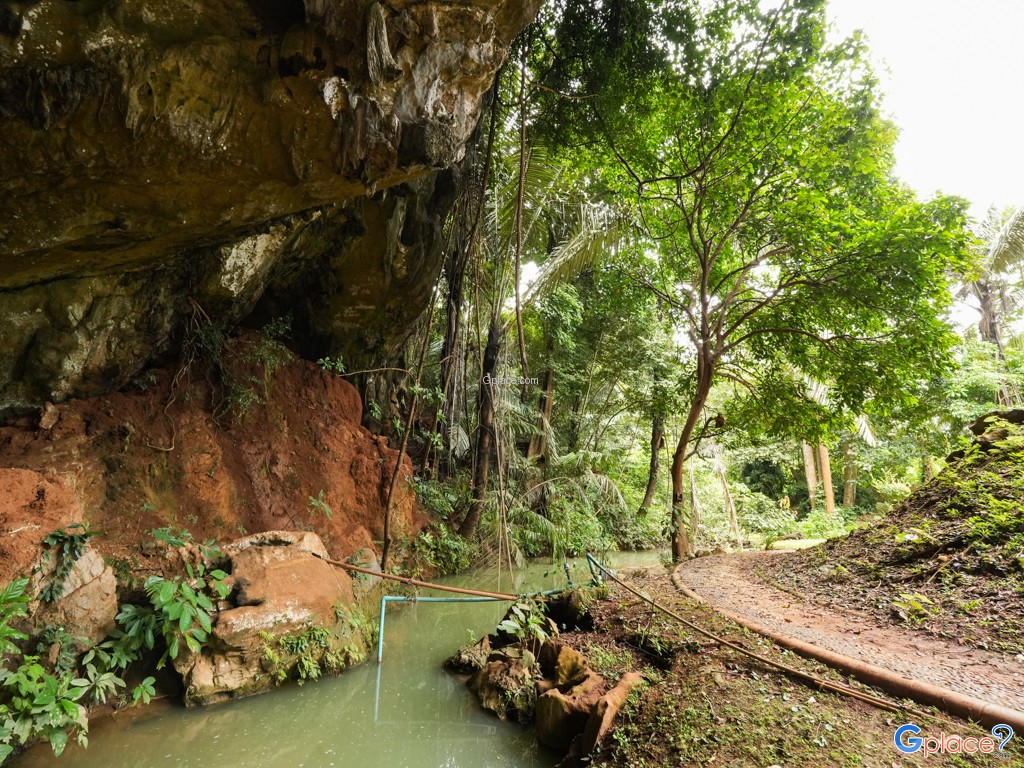 Phung Chang Cave