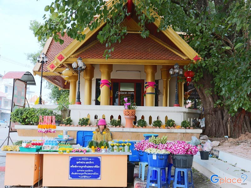 Chao Mae Song Nang Phi Nong Shrine