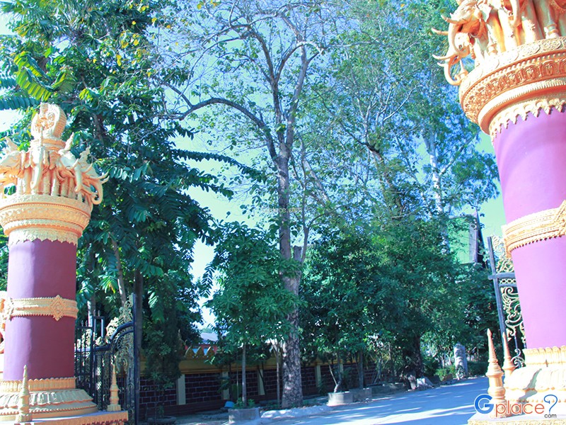 Wat Phra Chao Lan Thong