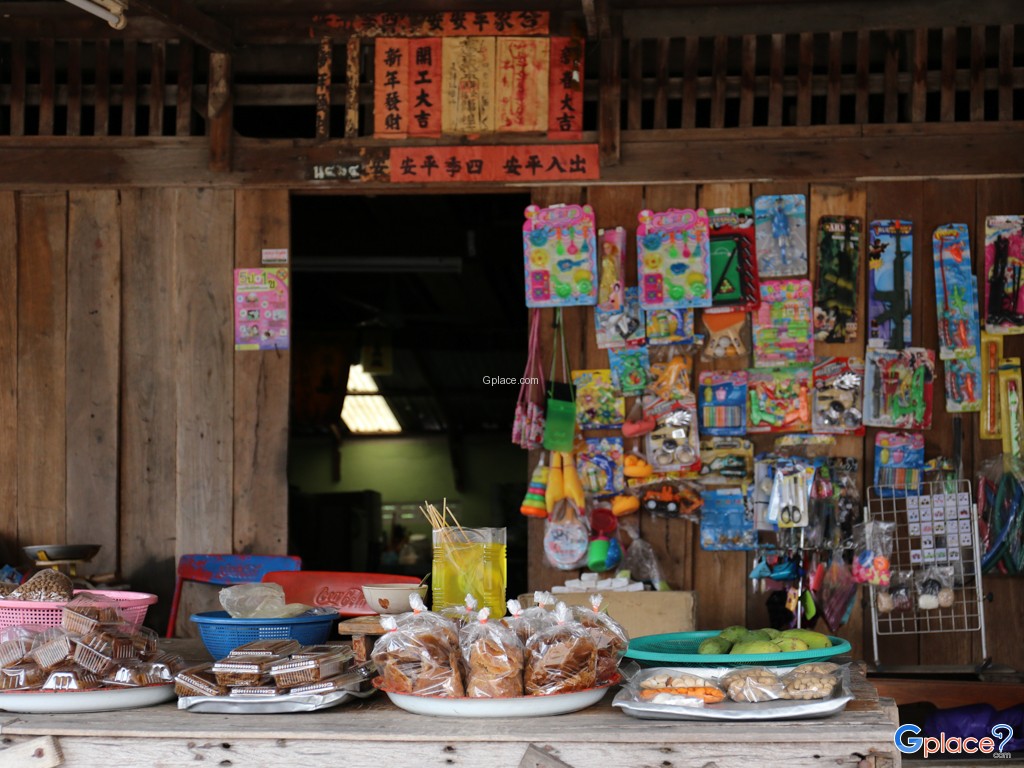 Chao Pho Thepharak Shrine – Chao Mae Thapthim Shrine