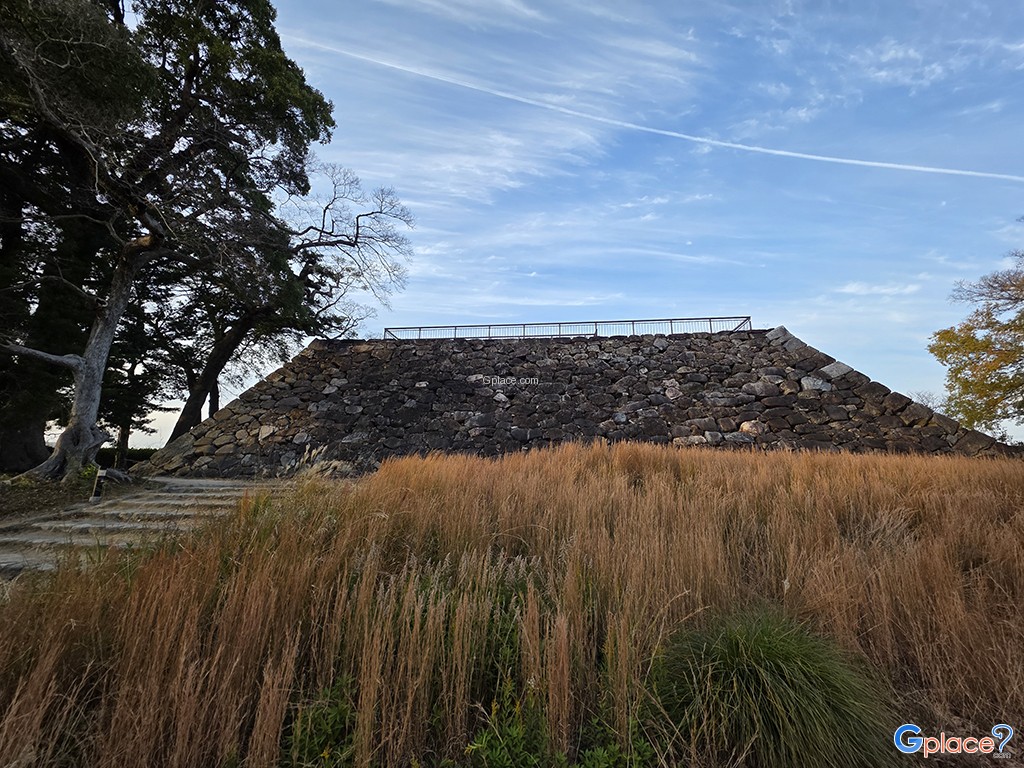 Fukuoka Castle Ruins