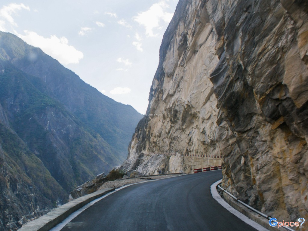 หุบเขาเสือกระโจน