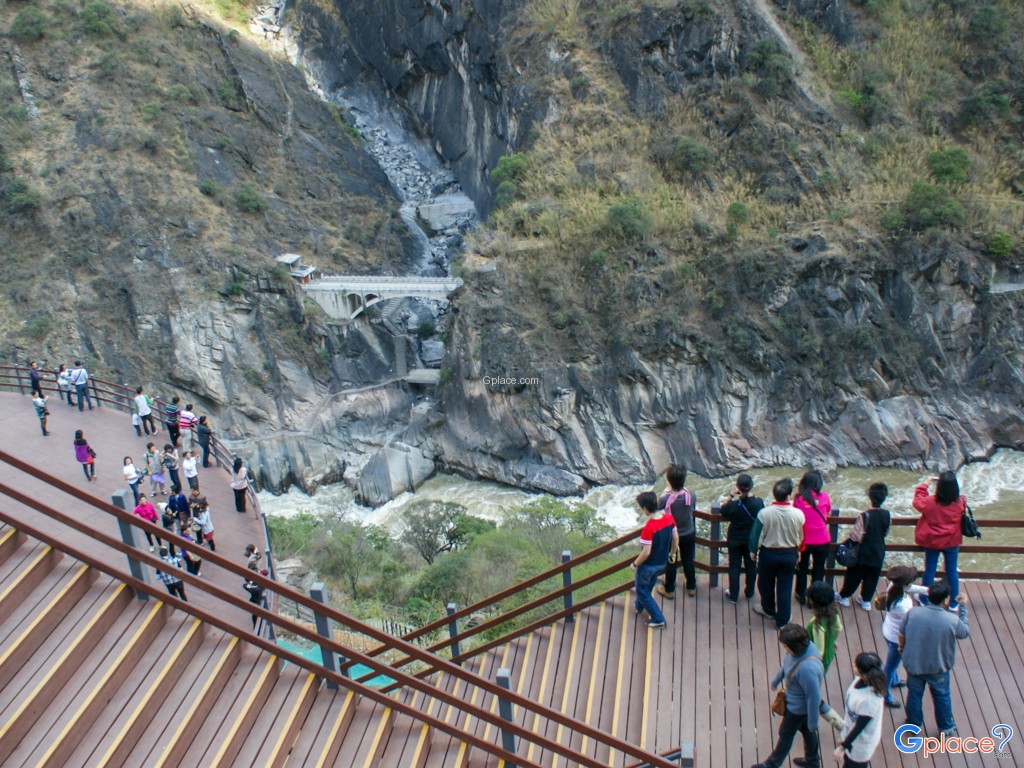 หุบเขาเสือกระโจน