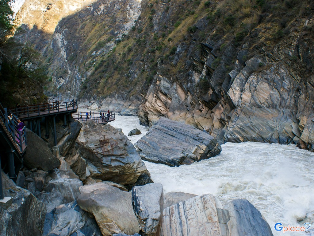 หุบเขาเสือกระโจน