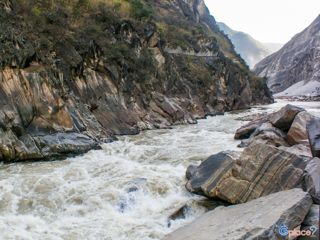 หุบเขาเสือกระโจน