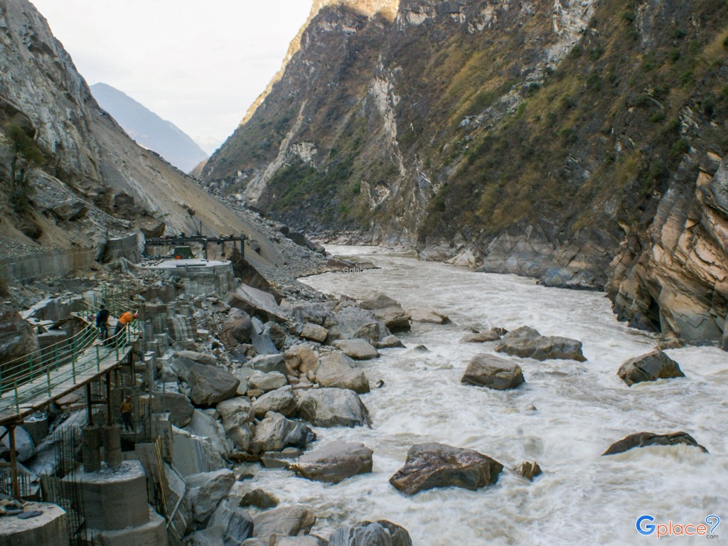 หุบเขาเสือกระโจน