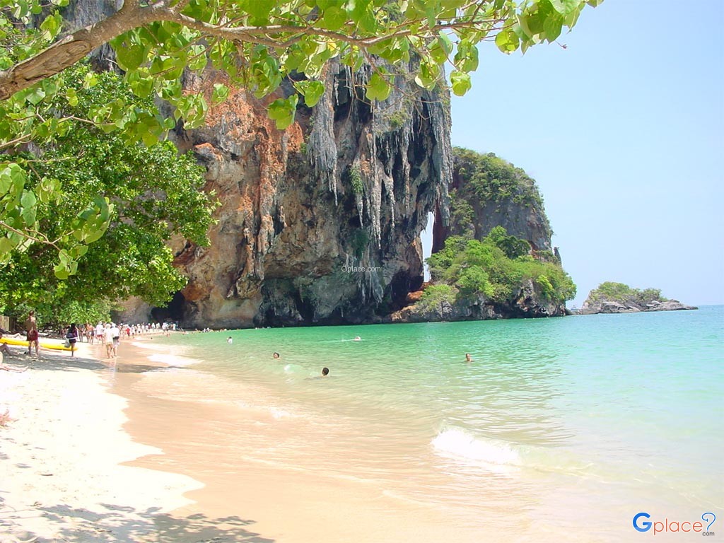 หาดถ้ำพระนาง