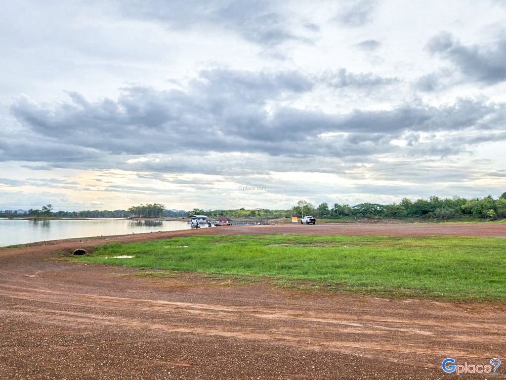 อ่างเก็บน้ำห้วยไม้เต็ง