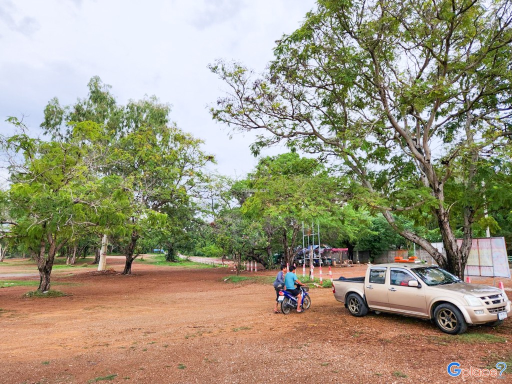 อ่างเก็บน้ำห้วยไม้เต็ง